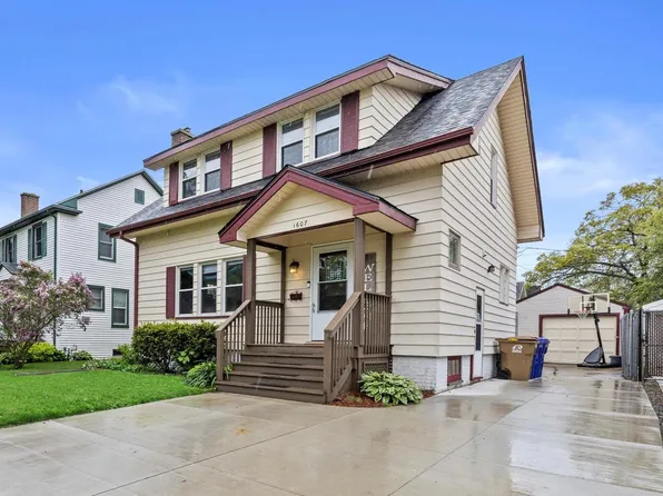 1607 74th STREET, Kenosha, WI 53143