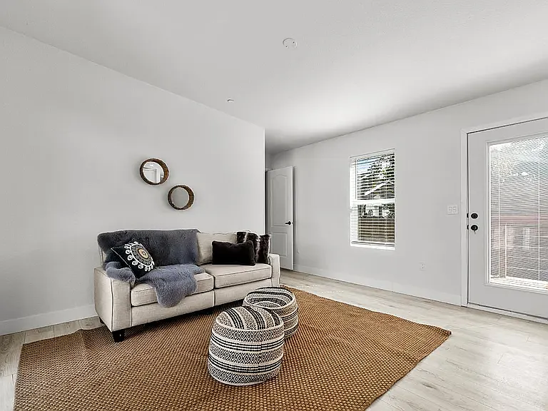 8368 Madison Ave — Photo 6
