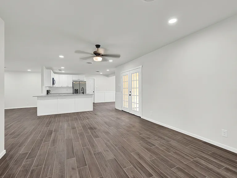 129 Young Ave — Photo 7