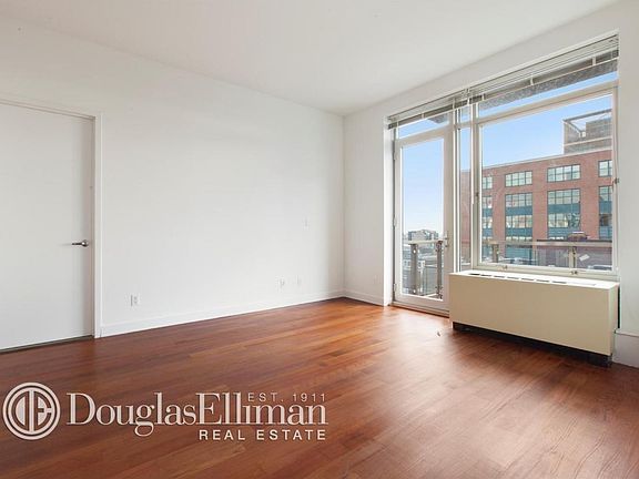 5th image of 41-17 Crescent St Penthouse C