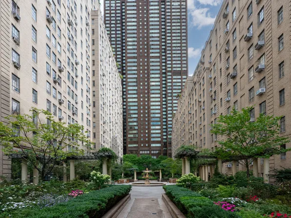 350 West 57th Street image 15 of 16
