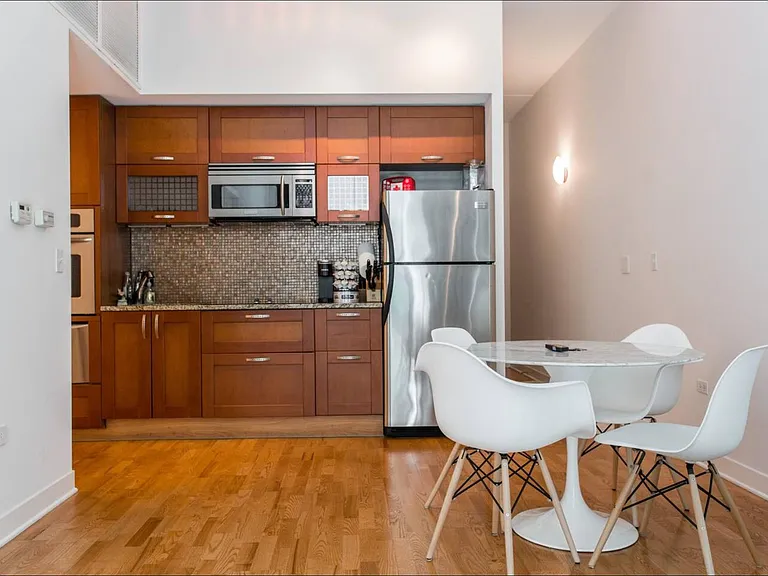 660 W Wayman St #106B — Photo 5