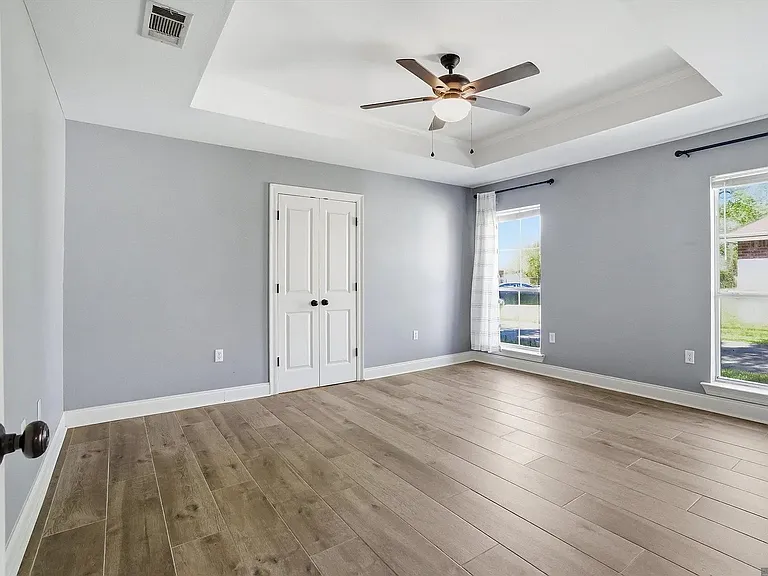 18152 Woodhaven Dr — Photo 8