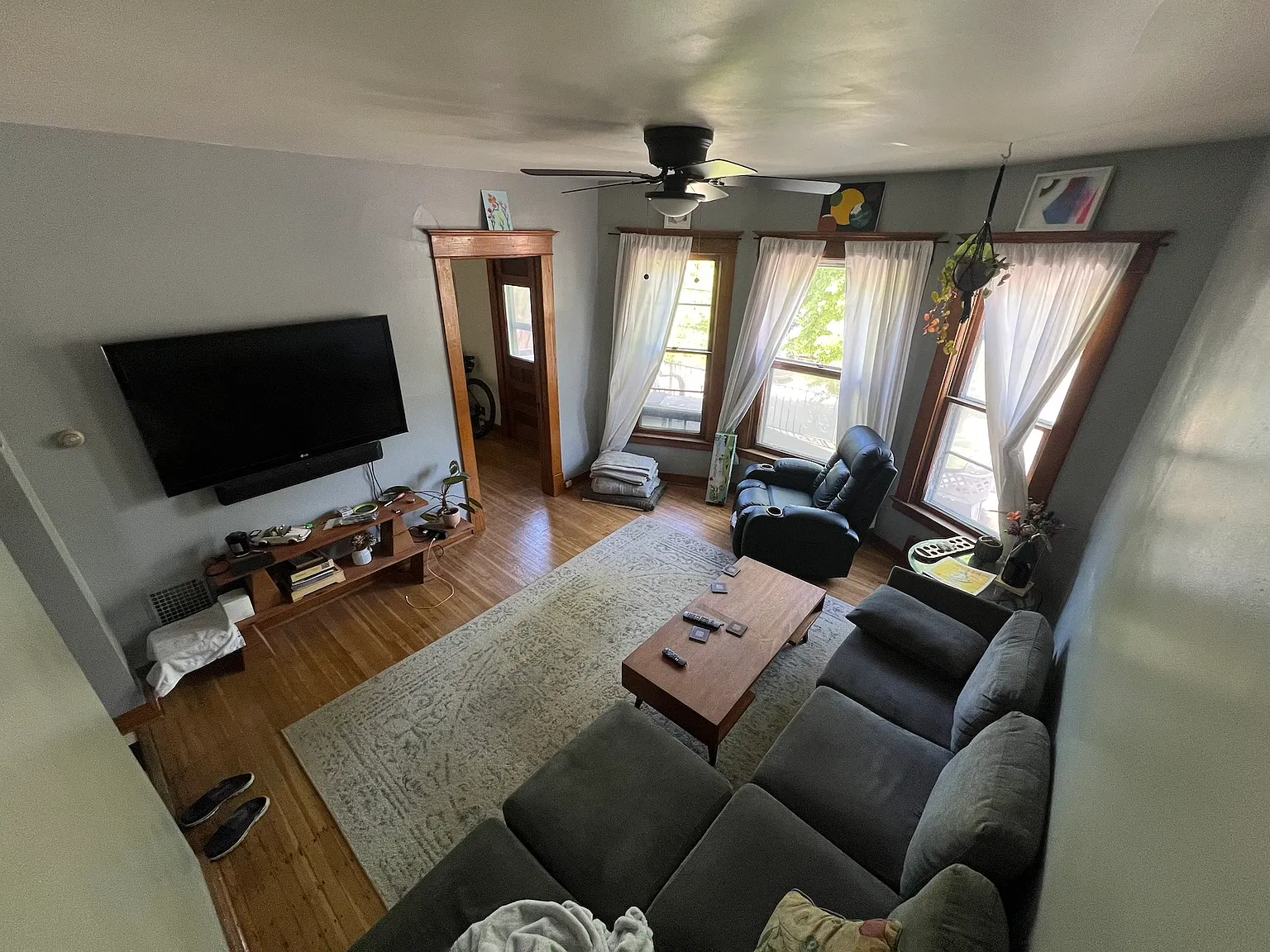 467 Potomac Ave — Photo 1