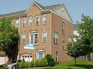 13580 Flying Squirrel Dr, Herndon, VA 20171