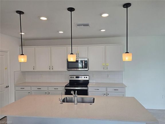 2nd image of 1437 Weeping Willow CT