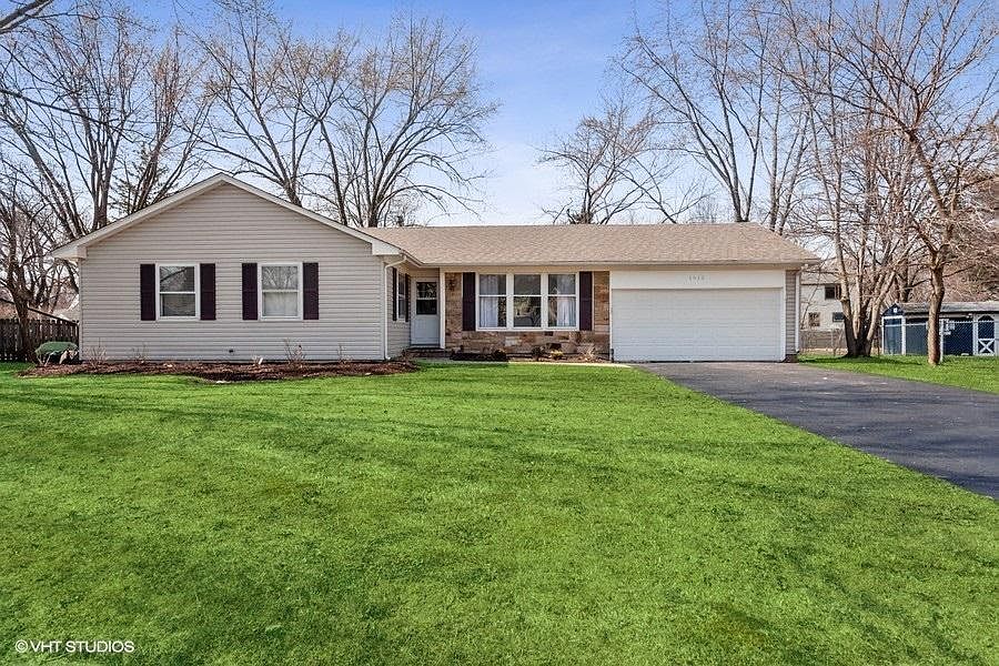 1st image of 1915 Farmington Ct