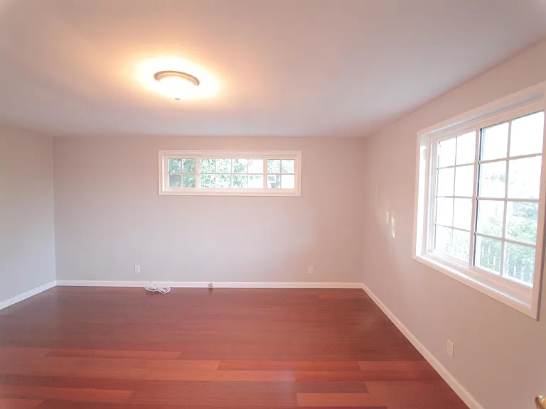 10044 Woodley Ave — Photo 11
