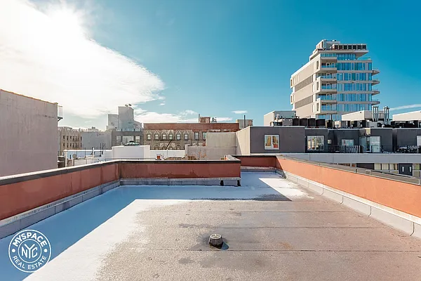 Rented by MySpaceNYC | media 20