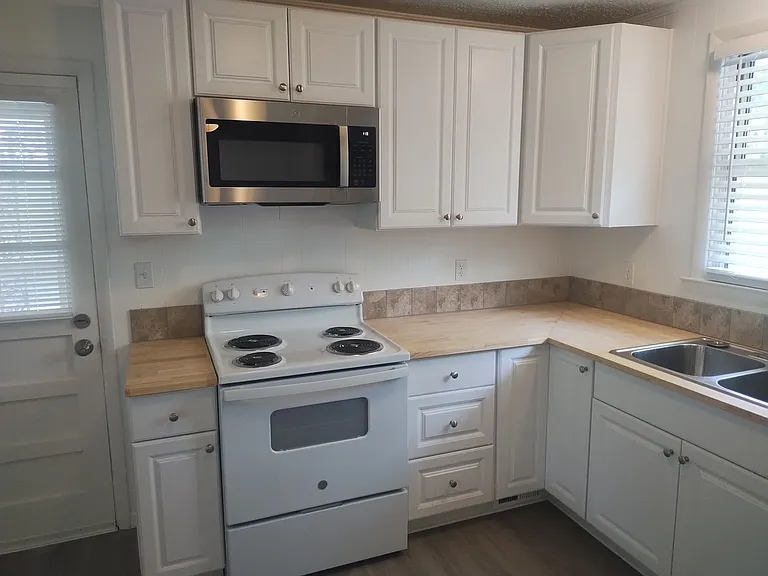 244 Sterling Rd — Photo 16