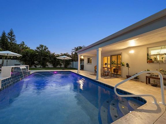 3rd image of 821 JACARANDA DRIVE