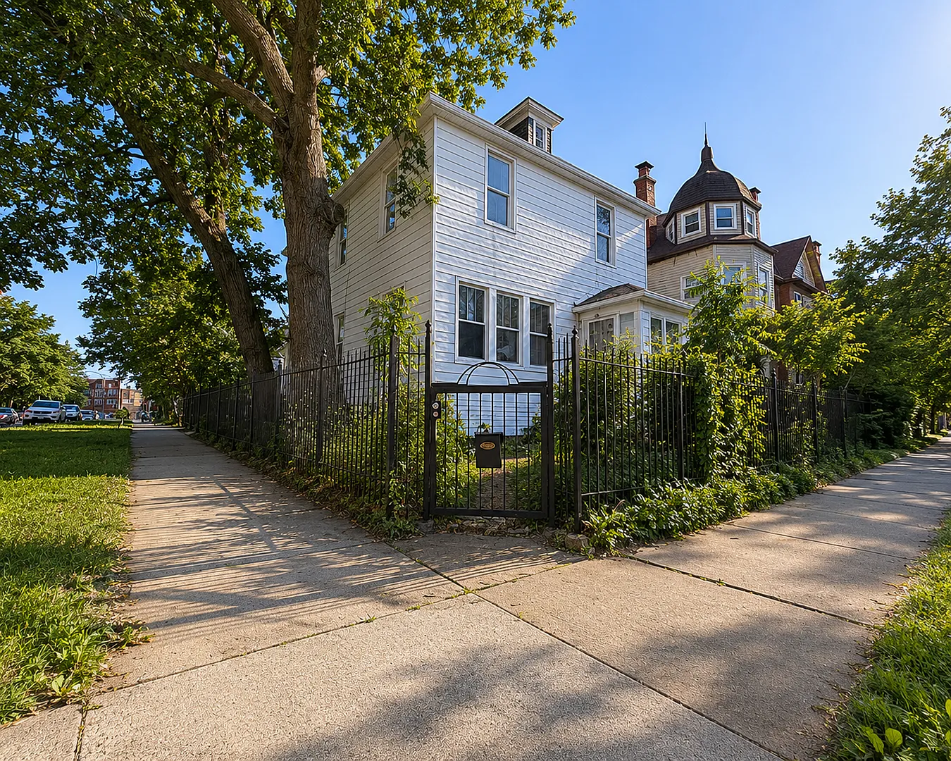 5 bed, 2400 sqft, $2,200 — Photo 1