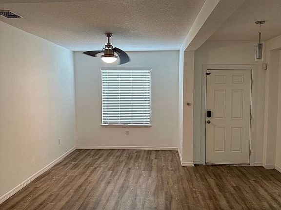 4th image of 3925 SW Kakopo St