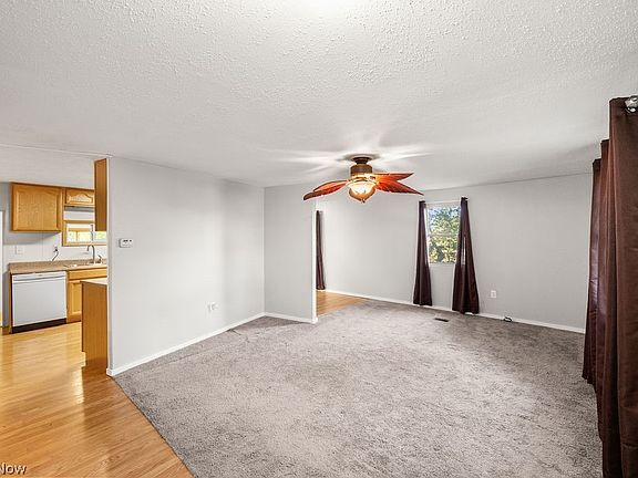 3rd image of 58 Rock Ridge Rd