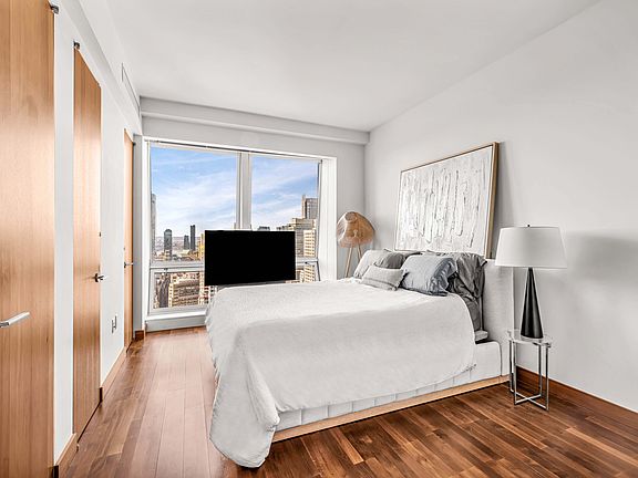 5th image of 400 5th Ave APT 42G