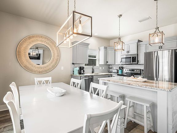 5th image of 95 1st St