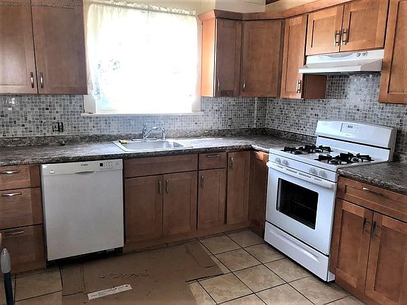 2nd image of 14 Franklin Pl