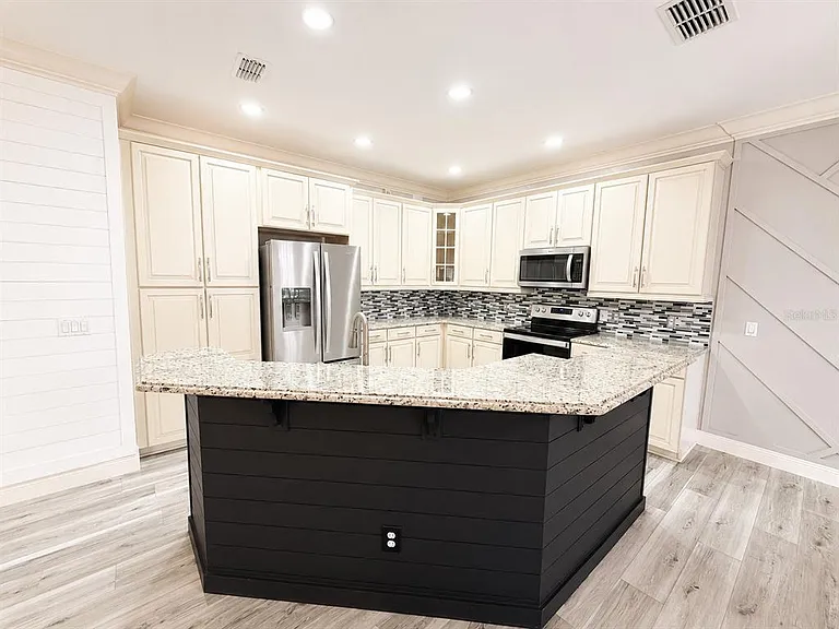 10403 Belfry Cir — Photo 4