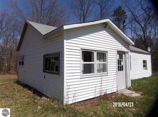 17154 Hoxeyville Rd, Wellston, MI 49689