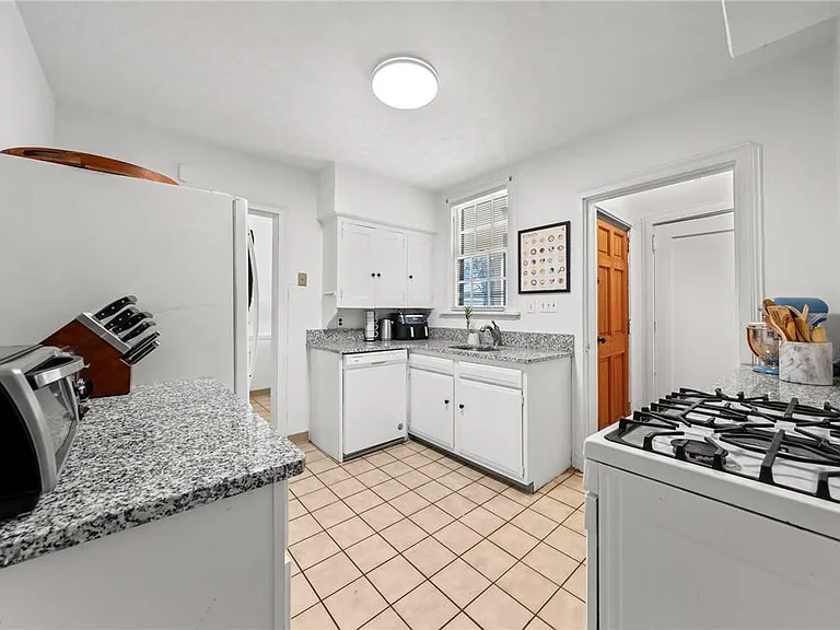 2331 S Overlook Rd N — Photo 16