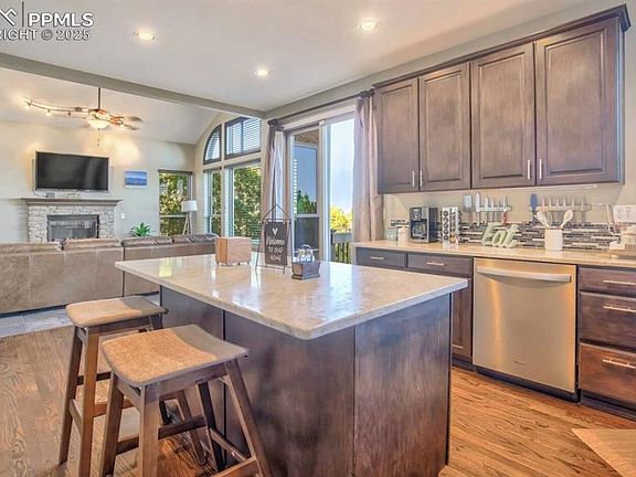 5th image of 6055 Hardwick Dr