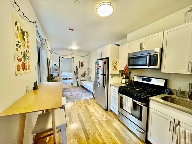 2 bed, 750 sqft, $3,600 — Photo 2