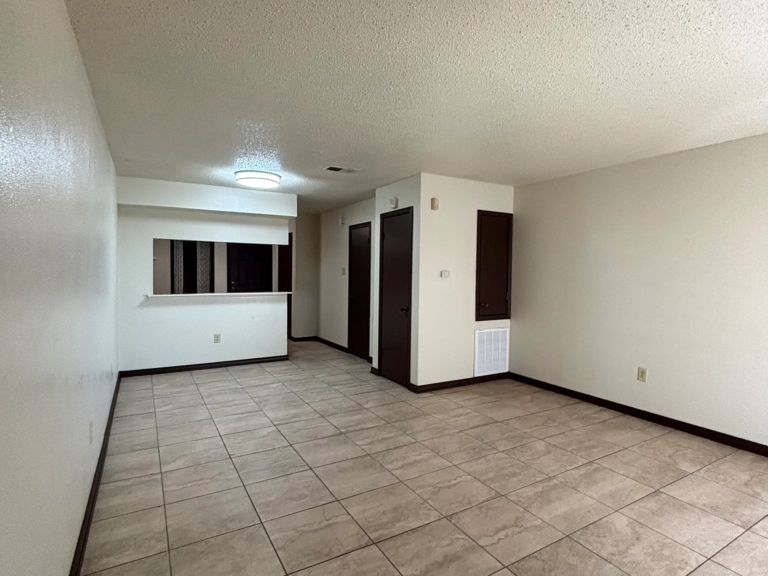 2 bed, 1.5 bath, 1200 sqft, $1,150 — Photo 2