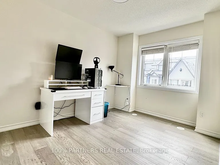 15 Eaton Park Ln #23 — Photo 5