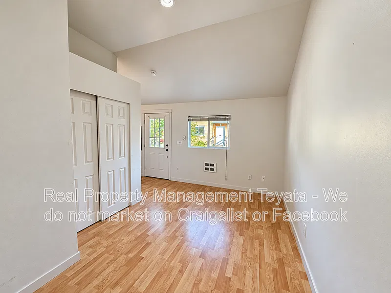 Studio, 1.0 bath, 550 sqft, $1,350 — Photo 2