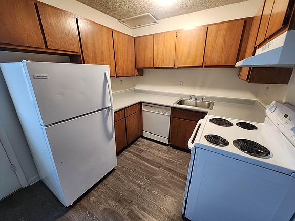 4th image of 739 37th Ave APT 3