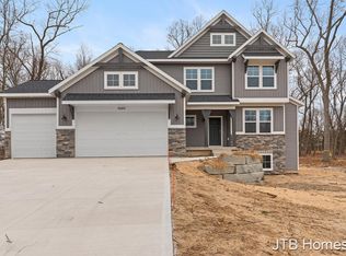 4684 Harbor View Dr #22, Grand Rapids, MI 49512