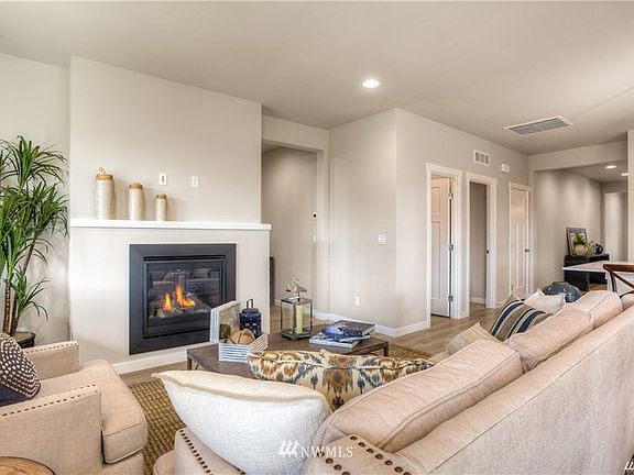 4th image of 4620 Keppel Loop SW