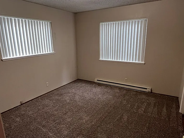 216 W Oak St #2 — Photo 9