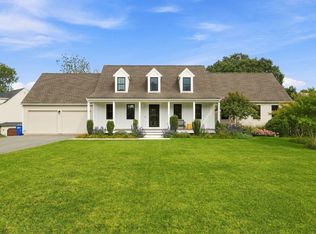 5 Century Dr, Fairhaven, MA 02719