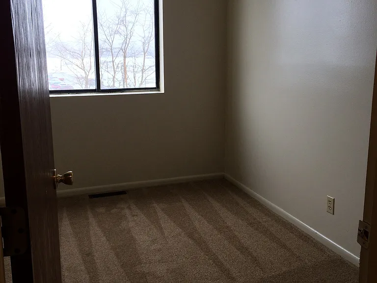 510-542 Hycliff Dr N — Photo 27