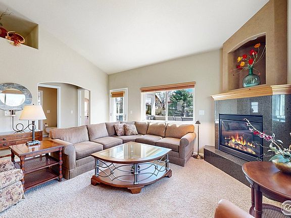 4th image of 520 Clubhouse Dr