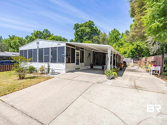 2nd image of 1524 Valencia Dr