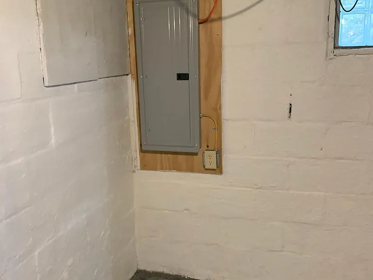 325 Spruce St — Photo 5
