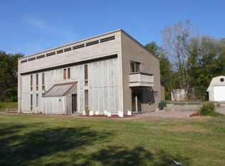 9408 Thompson Rd, Woodstock, IL 60098