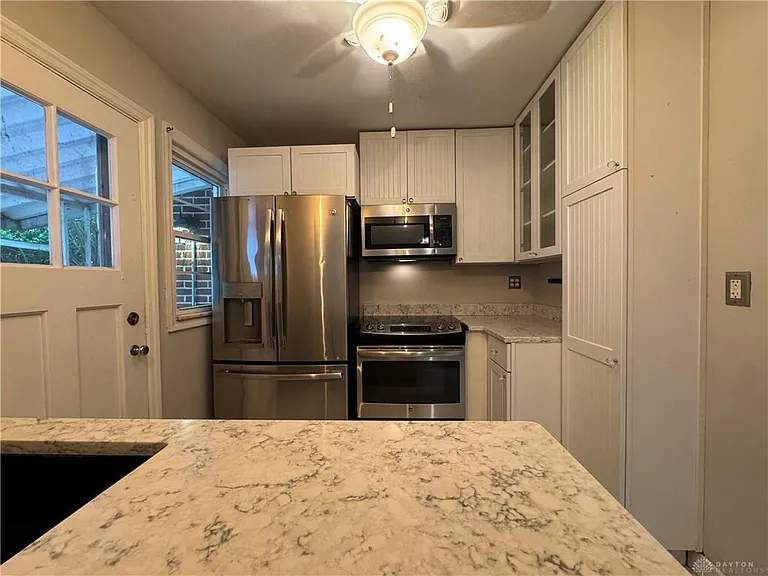 1260 Delaine Ave — Photo 8