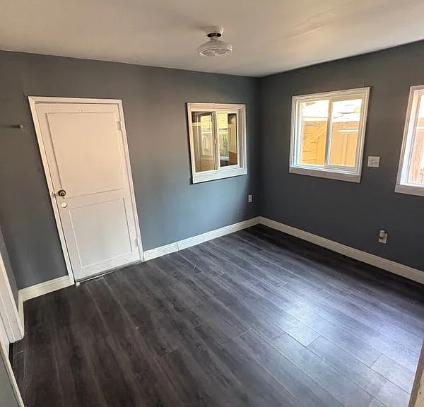 551 Roberds Ave N — Photo 8