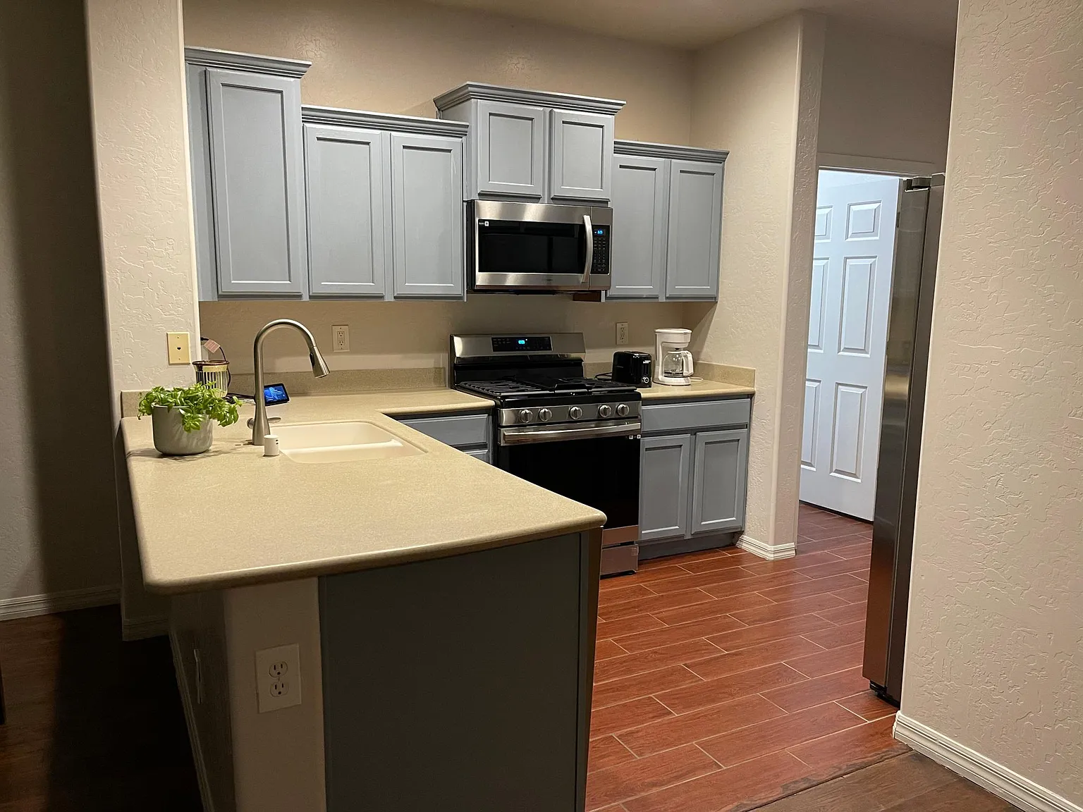 3 bed, 2.5 bath, 1622 sqft, $2,200 — Photo 4