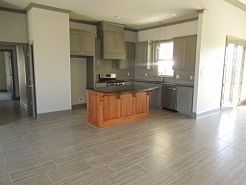 4th image of 15233 Murano Ave