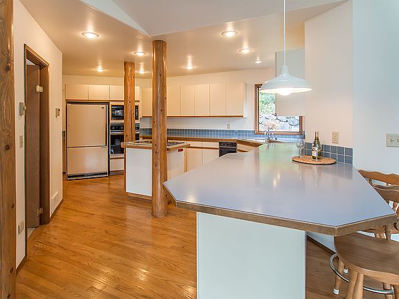 3rd image of 1526 348th Ave NE