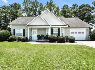 118 Phillip Mills Dr, Teachey, NC 28464