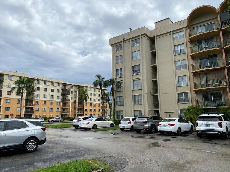 9320 Fontainebleau Blvd #301 — Photo 20