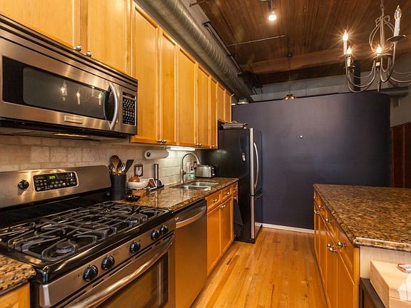 3rd image of 2333 W St Paul Ave Ste 1