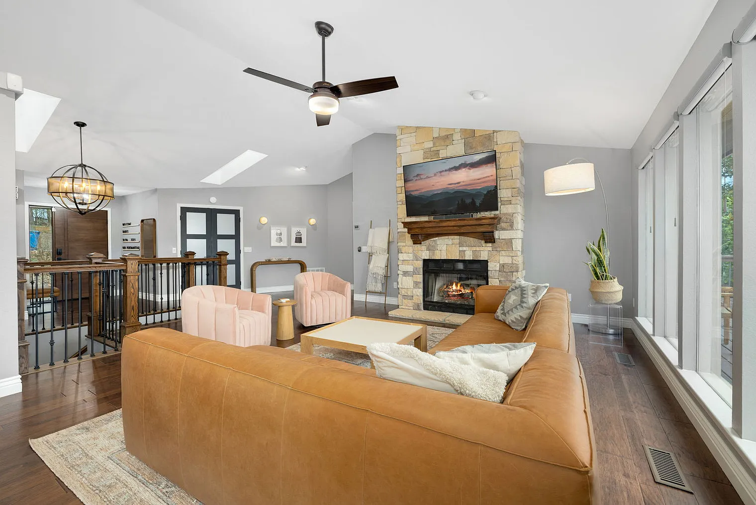 4 bed, 3.0 bath, 3186 sqft, $5,683 — Photo 2