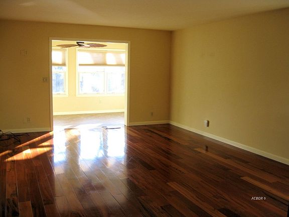 3rd image of 7671 Woodmere Dr