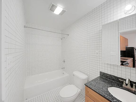 3rd image of 74 Greenpoint Ave APT A2
